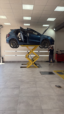 Antalya Eski Sanayi Pilot Garage Oto Ekspertiz Yerel İşletme fotoğrafı 3